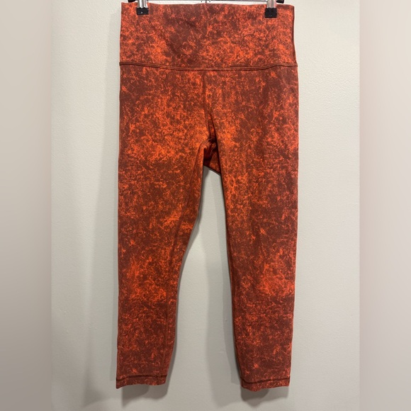 lululemon athletica Pants - Lululemon Wunder Train High-Rise Crop 23" in Denim Wash Print Autumn Red Black 8